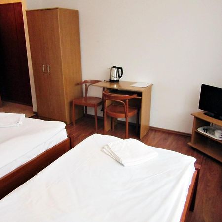 グダニスク Scsk Brzeznoホステル エクステリア 写真
